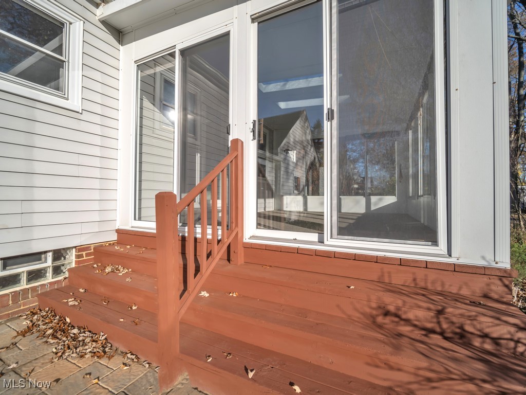 5495 Burns Road North Olmsted, OH 44070 - Photo 6 of 49