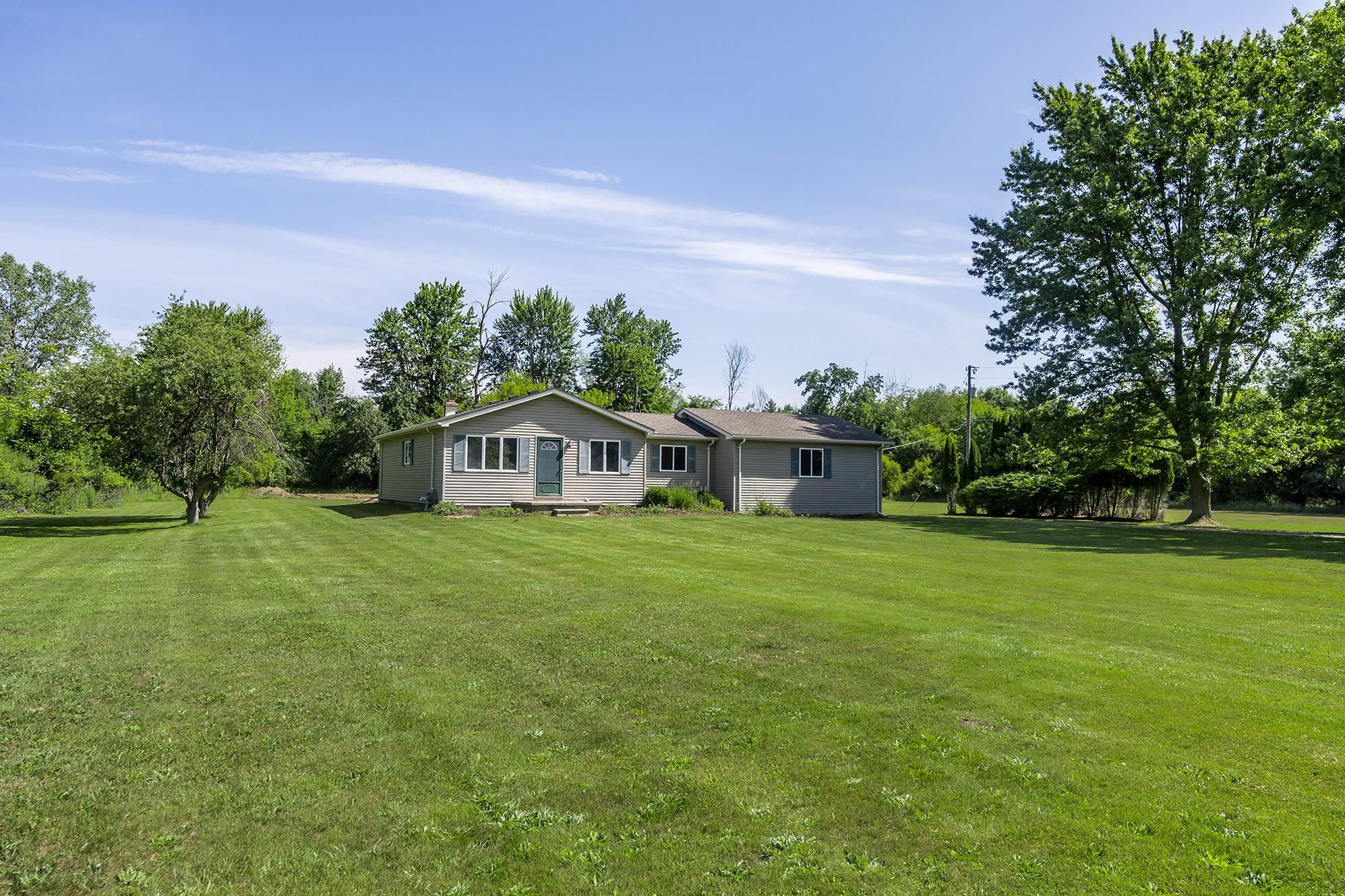 19211 31 Mile Road Ray, MI 48096 - Photo 2 of 41 50179084-b0893e78-b9c4-4cb5-8a67-ebc2f38bb1b9.JPG
