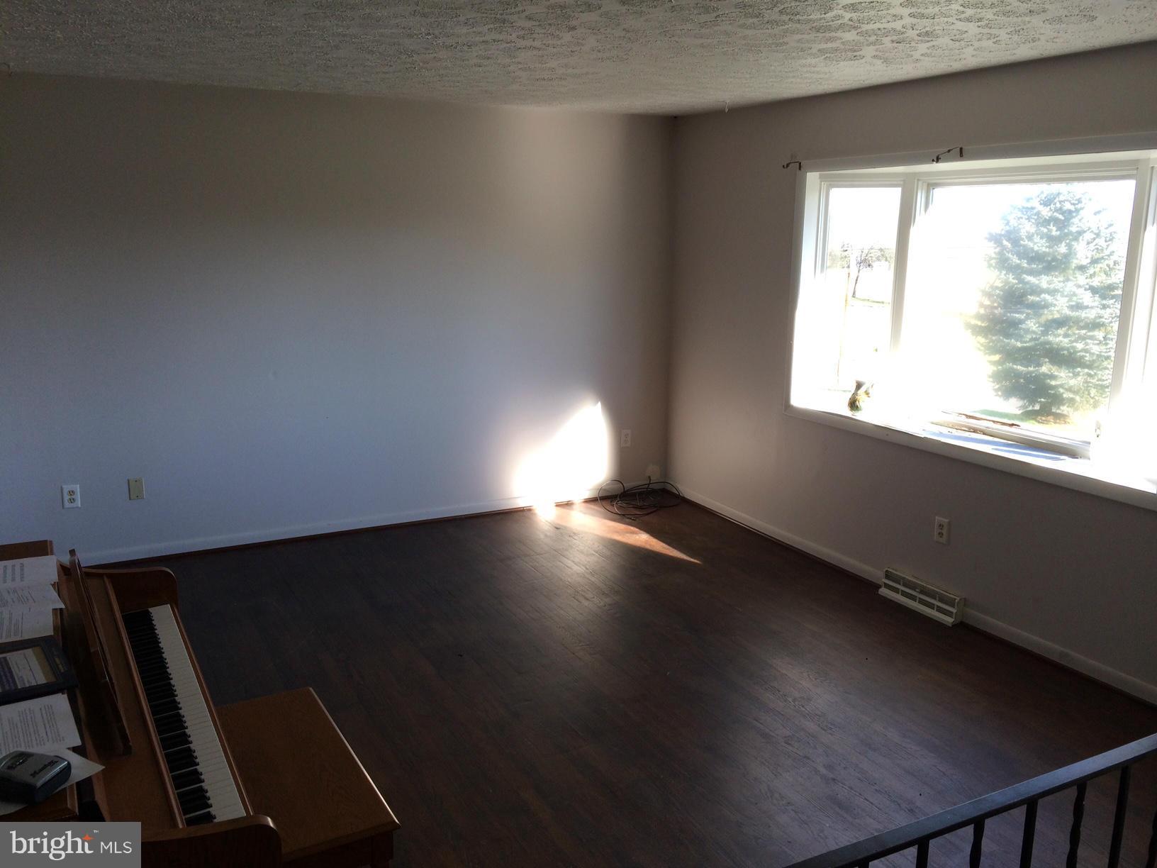 1128 Western Chapel Road New Windsor, MD 21776 - Photo 5 of 8 Interior (General)