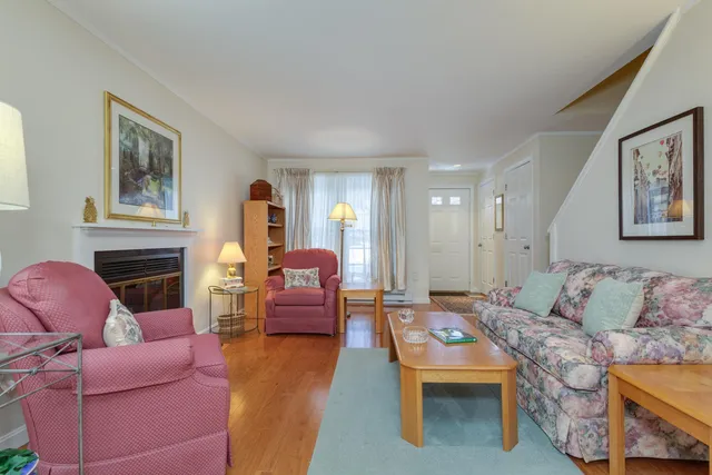 $269,900 | 54 Northeast Village Road, Concord, NH 03301