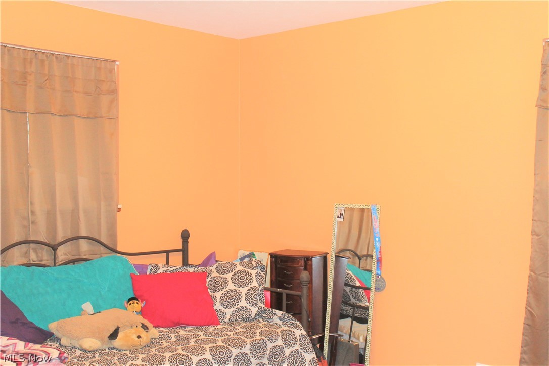 6172 Eavenson Road Brook Park, OH 44142 - Photo 11 of 24