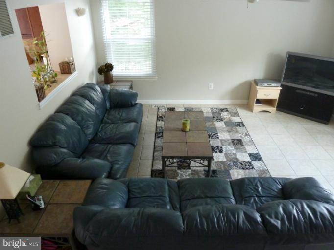 1748 Sundance Drive Reston, VA 20194 - Photo 7 of 29 Living Room