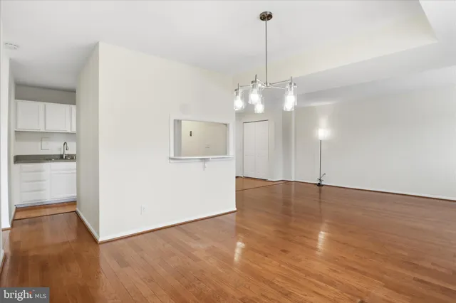 $289,900 | 5340 Holmes Run Parkway, Unit 904, Alexandria, VA 22304