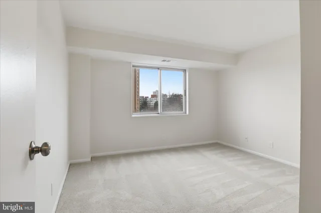 $289,900 | 5340 Holmes Run Parkway, Unit 904, Alexandria, VA 22304