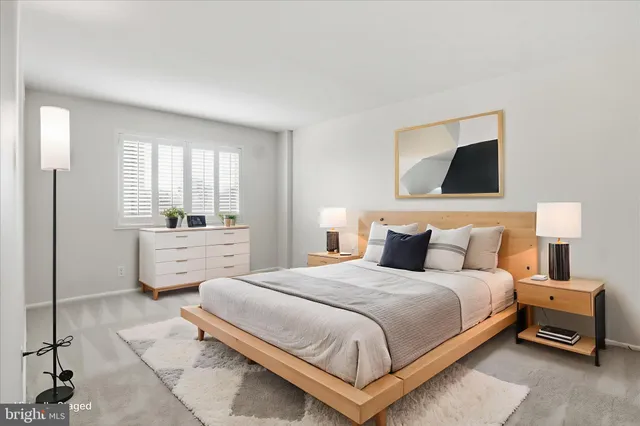 $289,900 | 5340 Holmes Run Parkway, Unit 904, Alexandria, VA 22304