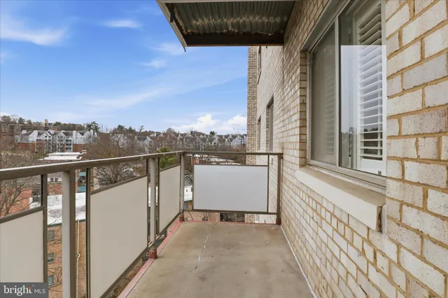 $289,900 | 5340 Holmes Run Parkway, Unit 904, Alexandria, VA 22304