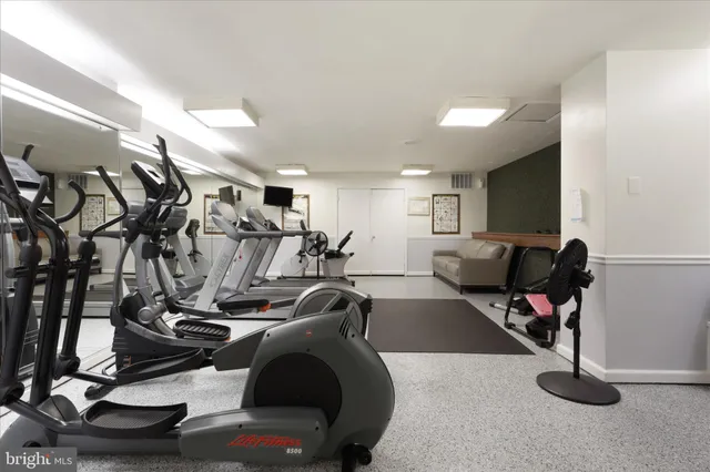 $289,900 | 5340 Holmes Run Parkway, Unit 904, Alexandria, VA 22304