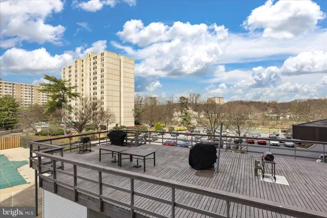 $289,900 | 5340 Holmes Run Parkway, Unit 904, Alexandria, VA 22304