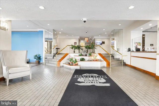 $289,900 | 5340 Holmes Run Parkway, Unit 904, Alexandria, VA 22304