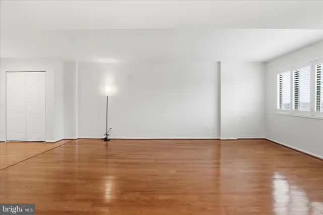 $289,900 | 5340 Holmes Run Parkway, Unit 904, Alexandria, VA 22304