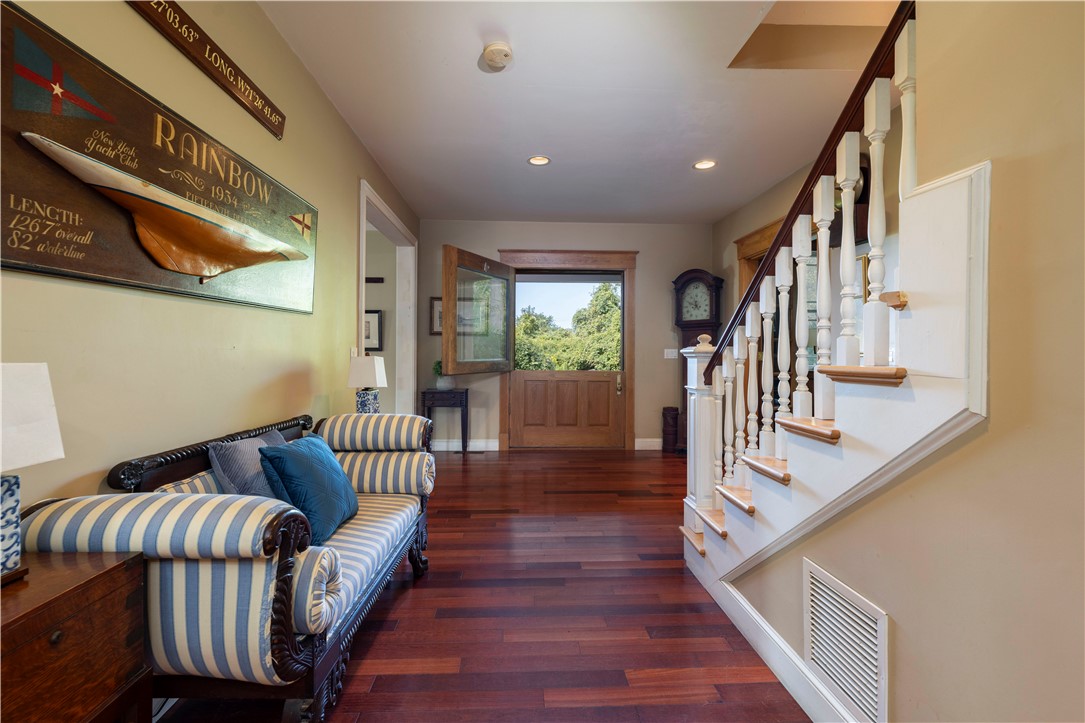 365 Boston Neck Road Narragansett, RI 02882 - Photo 5 of 50