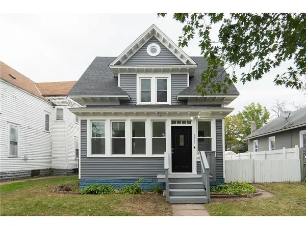 $2,040 | 1317 Reaney Avenue East, St. Paul, MN 55106