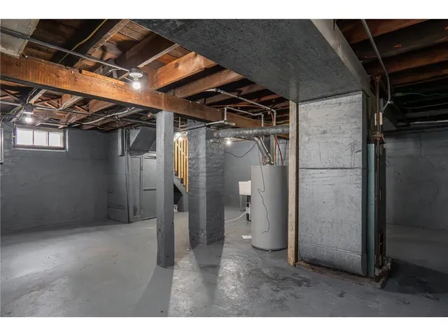 $2,399 | 1317 Reaney Avenue East, St. Paul, MN 55106