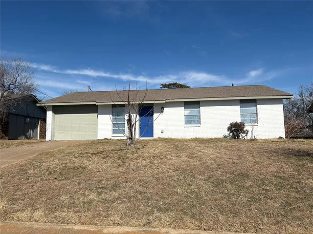 $269,500 | 117 Yorkshire Drive, Cedar Hill, TX 75104