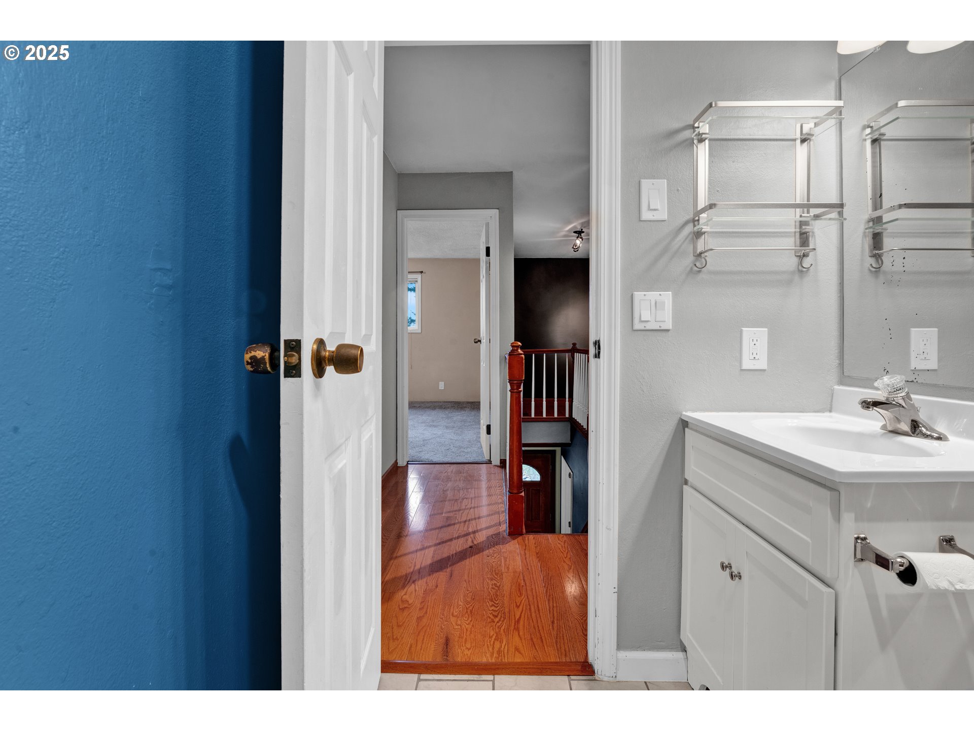 2850 Garfield Street Eugene, OR 97405 - Photo 20 of 46 a bathroom with a sink and a mirror