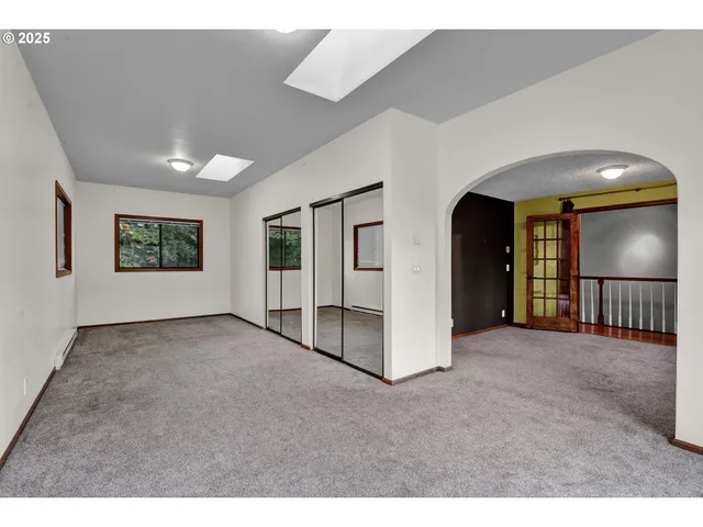 a view of empty room with window