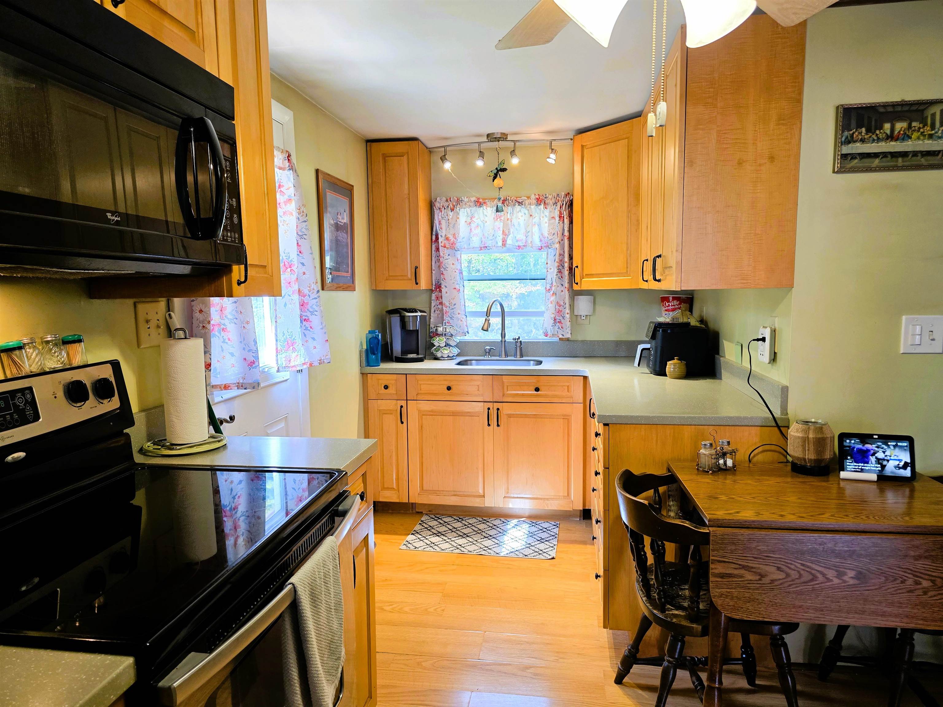 528 Trudeau Road Bethlehem, NH 03574 - Photo 11 of 24 Gallery Image 11
