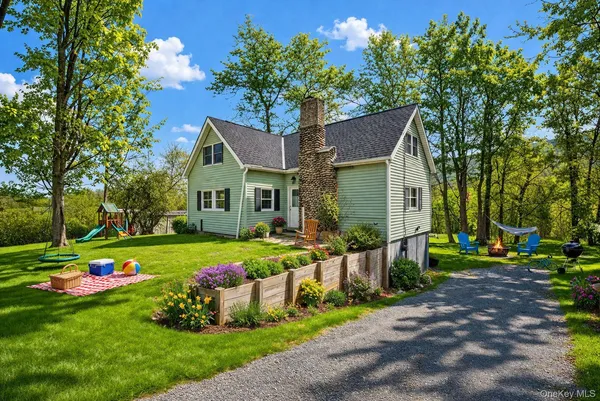 $300,000 | 8093 Highway 209, Ellenville, NY 12428