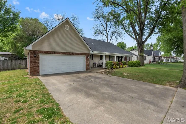 $349,900 | 807 Sikes Avenue, Sikeston, MO 63801