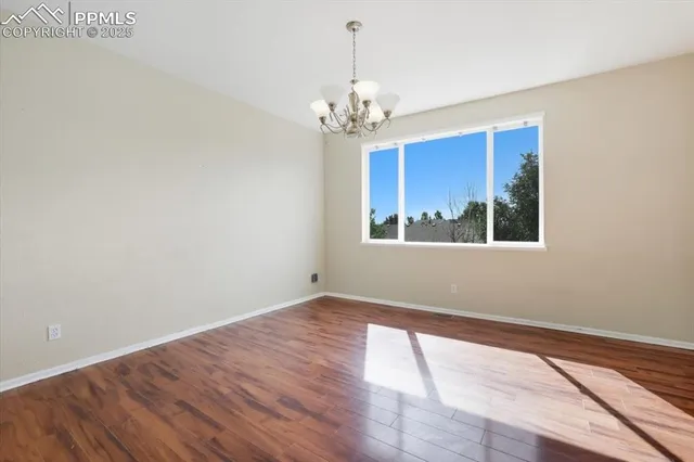 a view of empty room with window