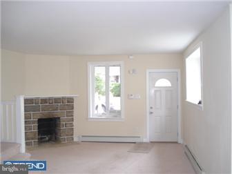 427 Holly Road Yeadon, PA 19050 - Photo 12 of 12 Living Room