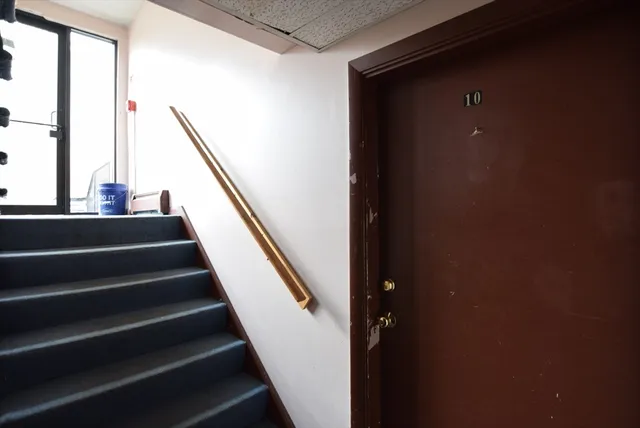 $2,000 | 309 Pawtucket Boulevard, Unit 10, Lowell, MA 01854