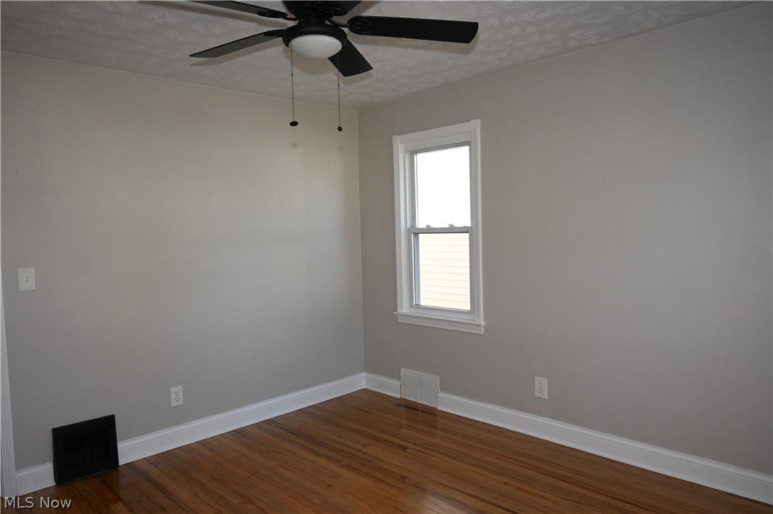 8203 Snow Road Parma, OH 44129 - Photo 21 of 31