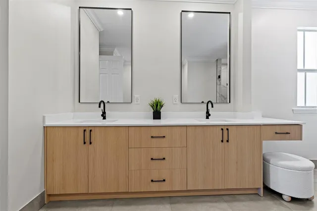 $999,000 | 1121 Northeast 14th Avenue, Fort Lauderdale, FL 33304