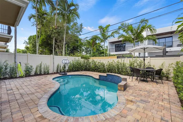 $999,000 | 1121 Northeast 14th Avenue, Fort Lauderdale, FL 33304