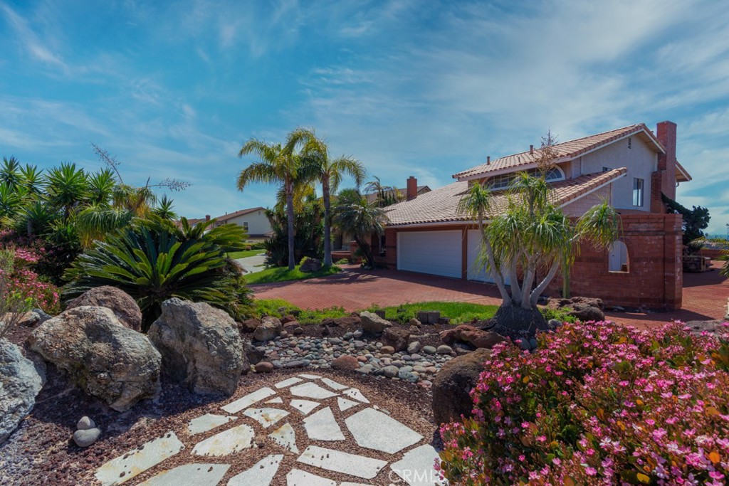 523 Calle Baranda San Clemente, CA 92673 - Photo 34 of 39 a front view of a house