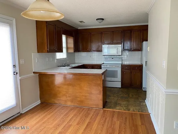 $1,050 | 3822 Sterling Pointe Drive, Unit L1, Winterville, NC 28590