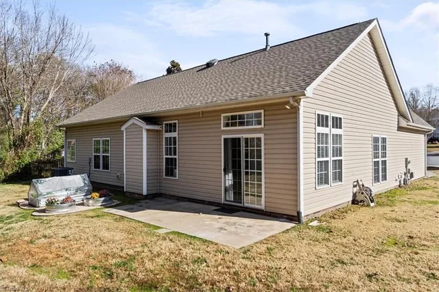 $365,000 | 2203 Oakhurst Court, Kannapolis, NC 28081