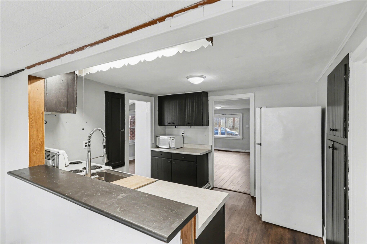 308 South Center Street Stockbridge, MI 49285 - Photo 5 of 22