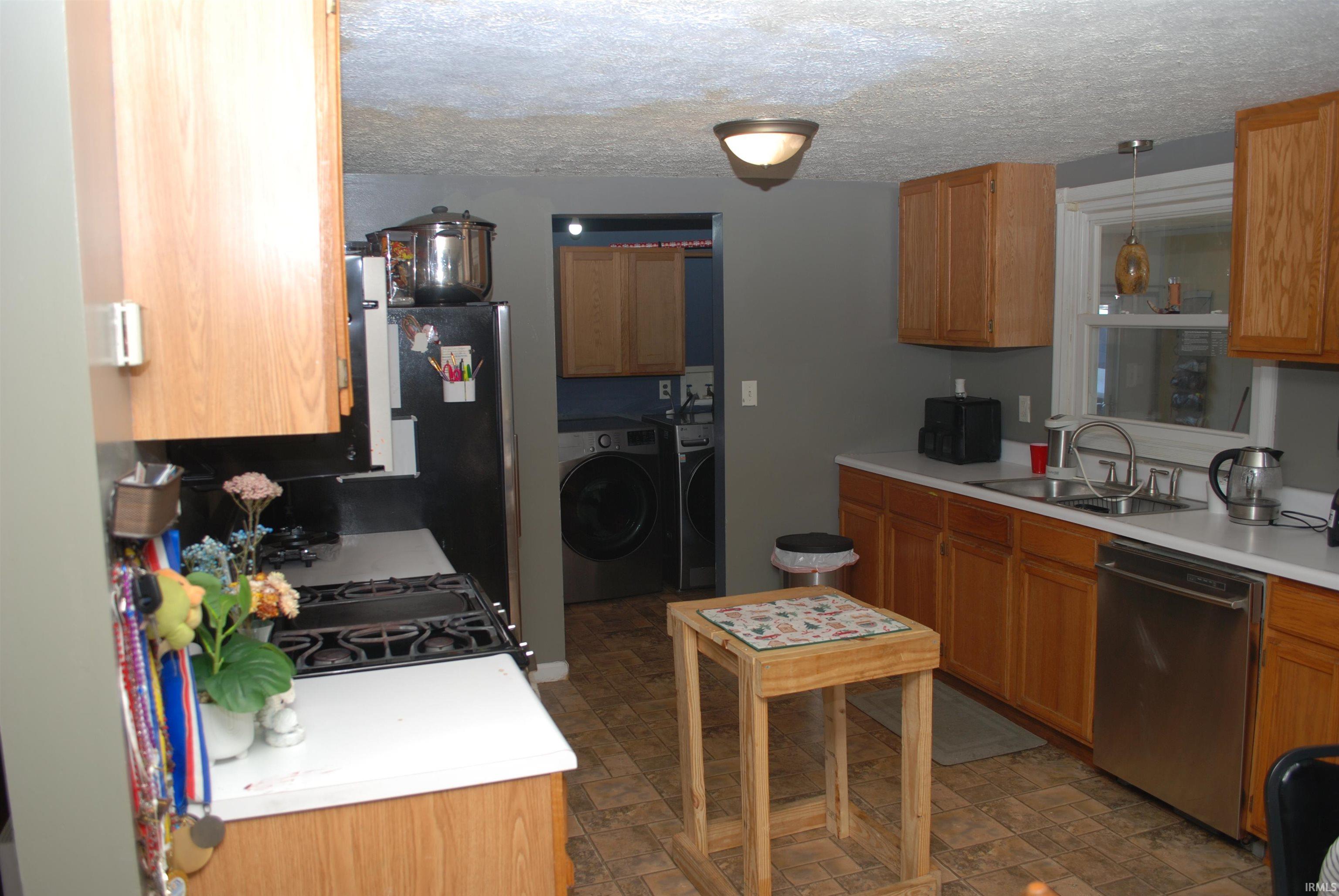 310 Indiana Avenue Plymouth, IN 46563 - Photo 2 of 30