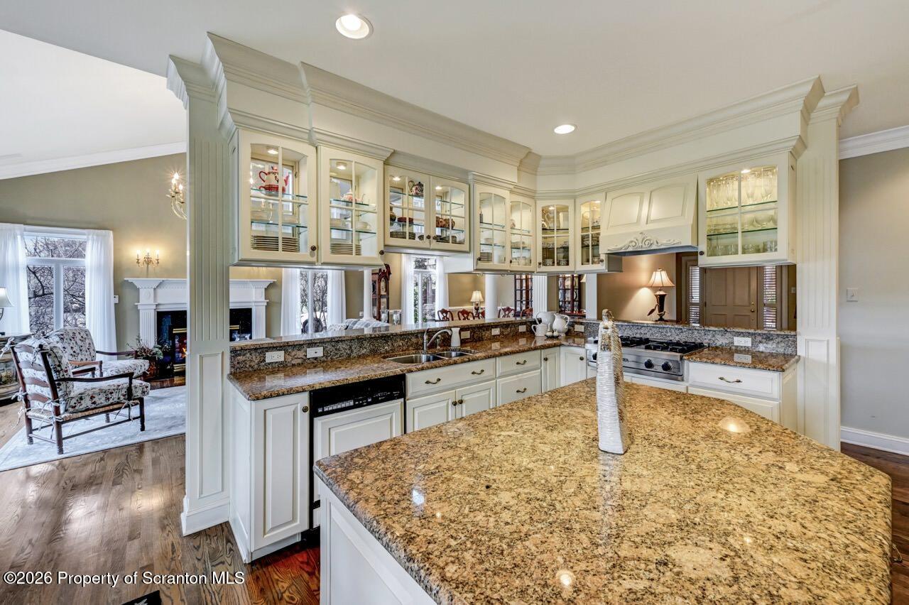 747 Greens Dallas, PA 18612 - Photo 27 of 98 747 Greens 24 Large