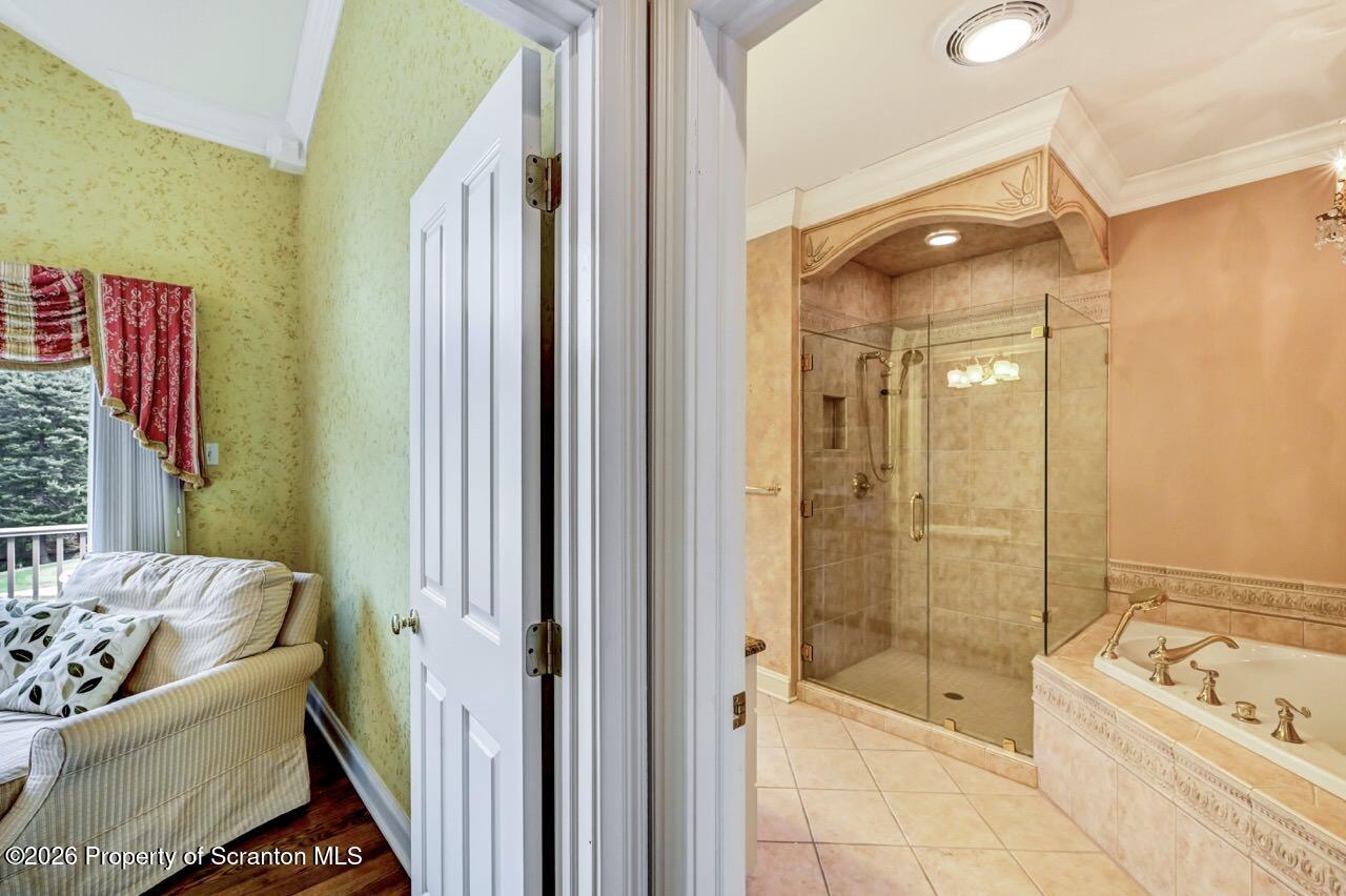 747 Greens Dallas, PA 18612 - Photo 40 of 98 747 Greens 37 Large