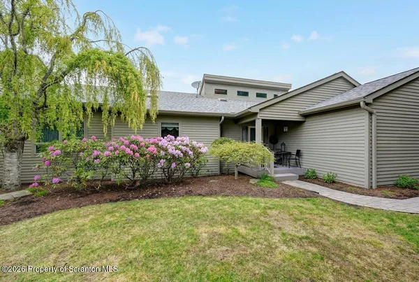 $875,000 | 747 Greens, Dallas, PA 18612