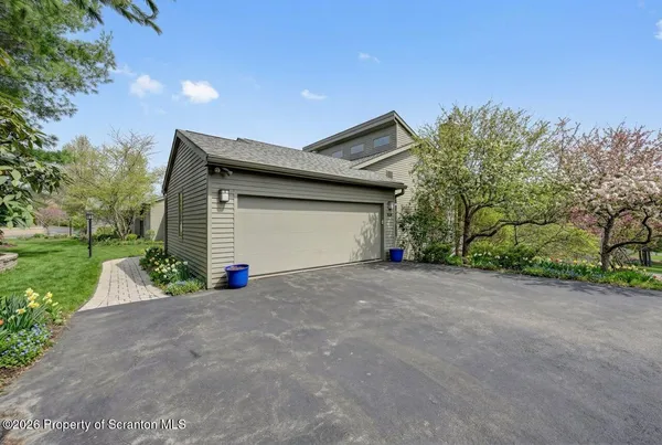 $875,000 | 747 Greens, Dallas, PA 18612