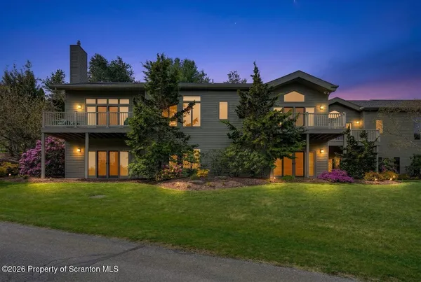 $875,000 | 747 Greens, Dallas, PA 18612