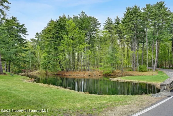 $875,000 | 747 Greens, Dallas, PA 18612