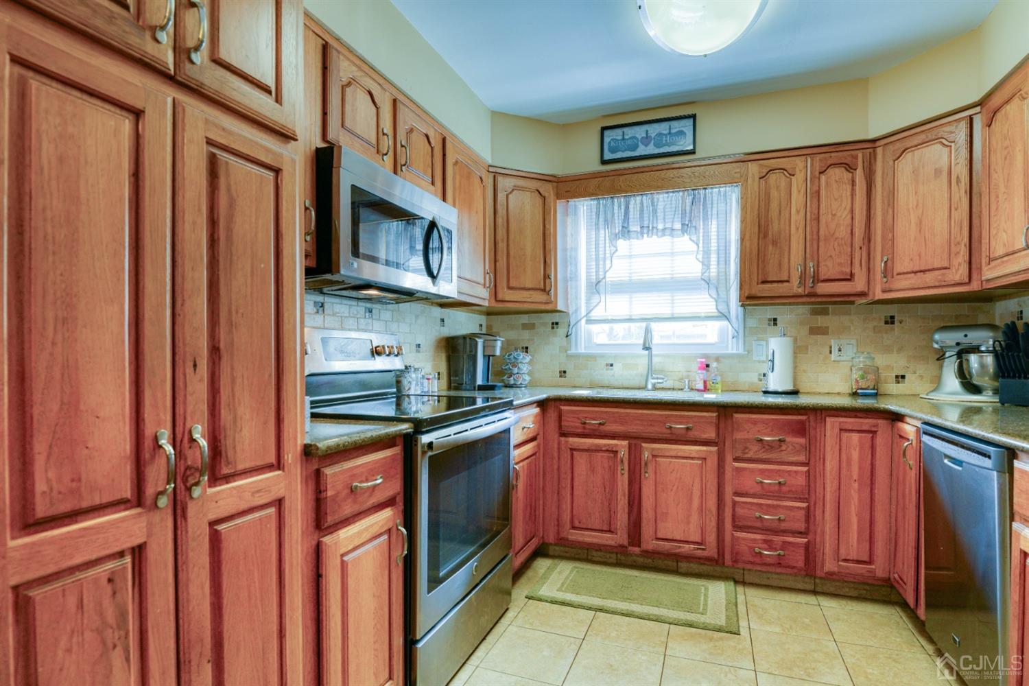 1219 Huron Road North Brunswick, NJ 08902 - Photo 9 of 36 Gallery Image 9