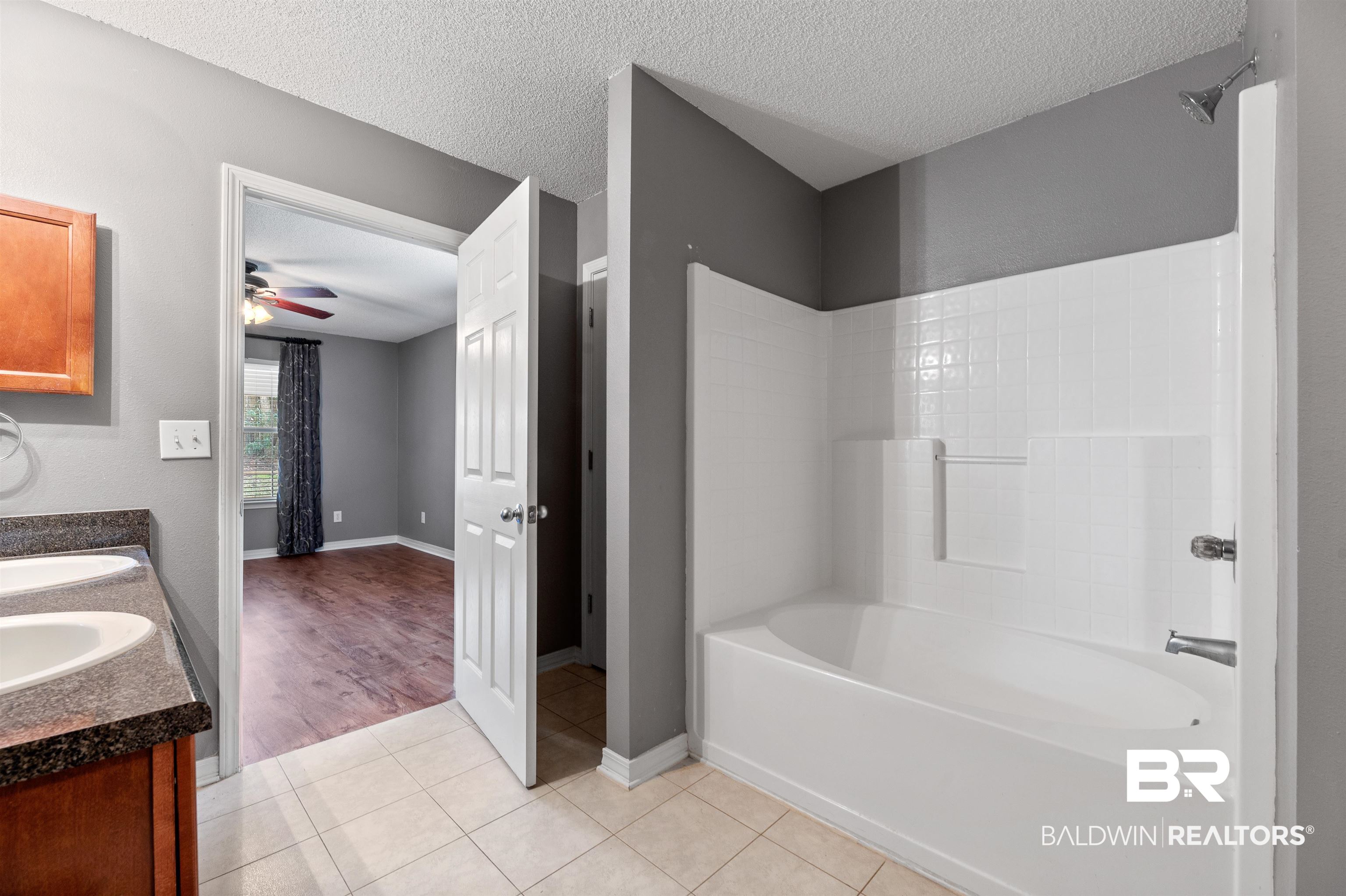 208 Spring Lake Drive Fairhope, AL 36532 - Photo 15 of 25 Bath off Bedroom