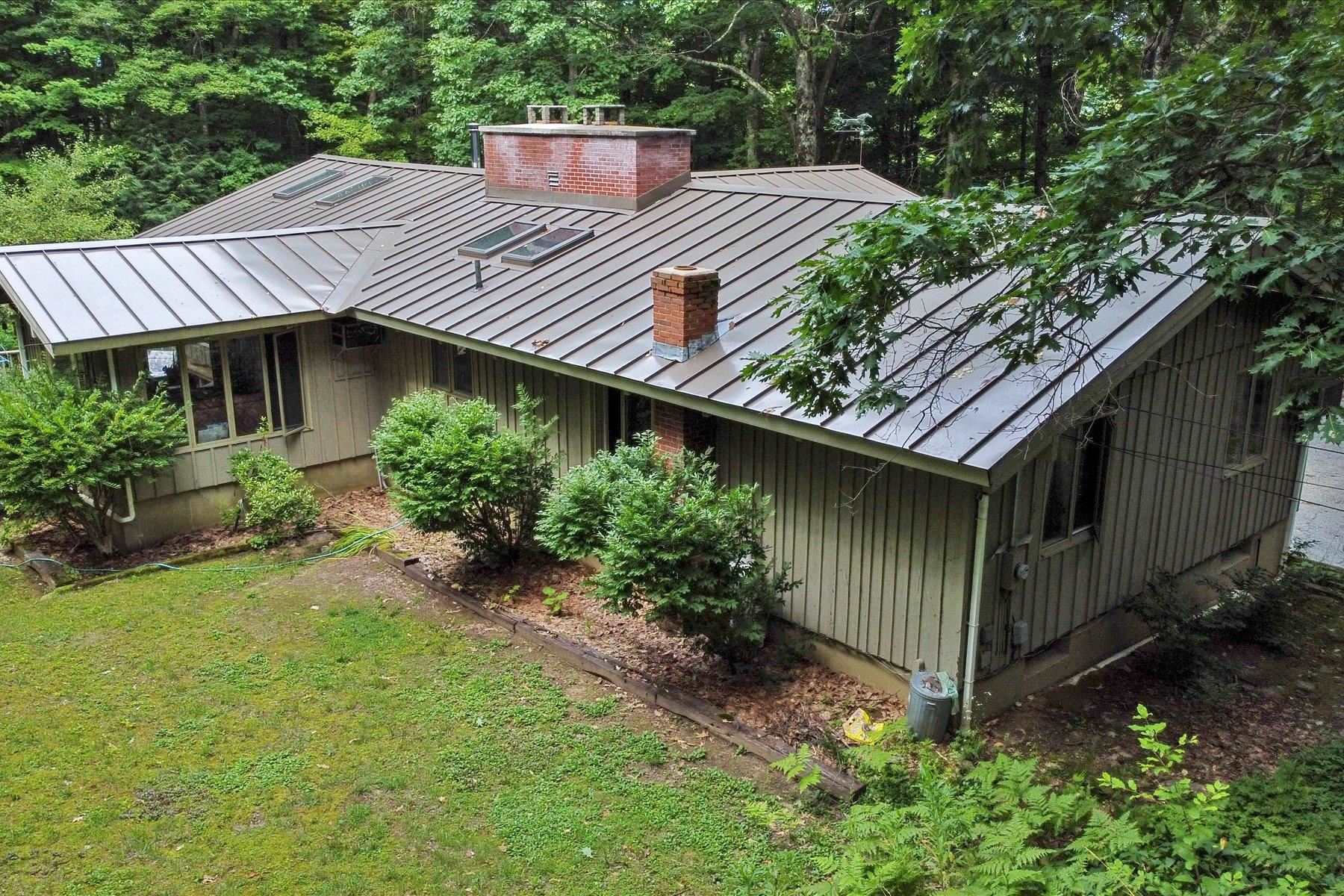 2116 Barnumville Road Manchester, VT 05255 - Photo 5 of 40 Gallery Image 5