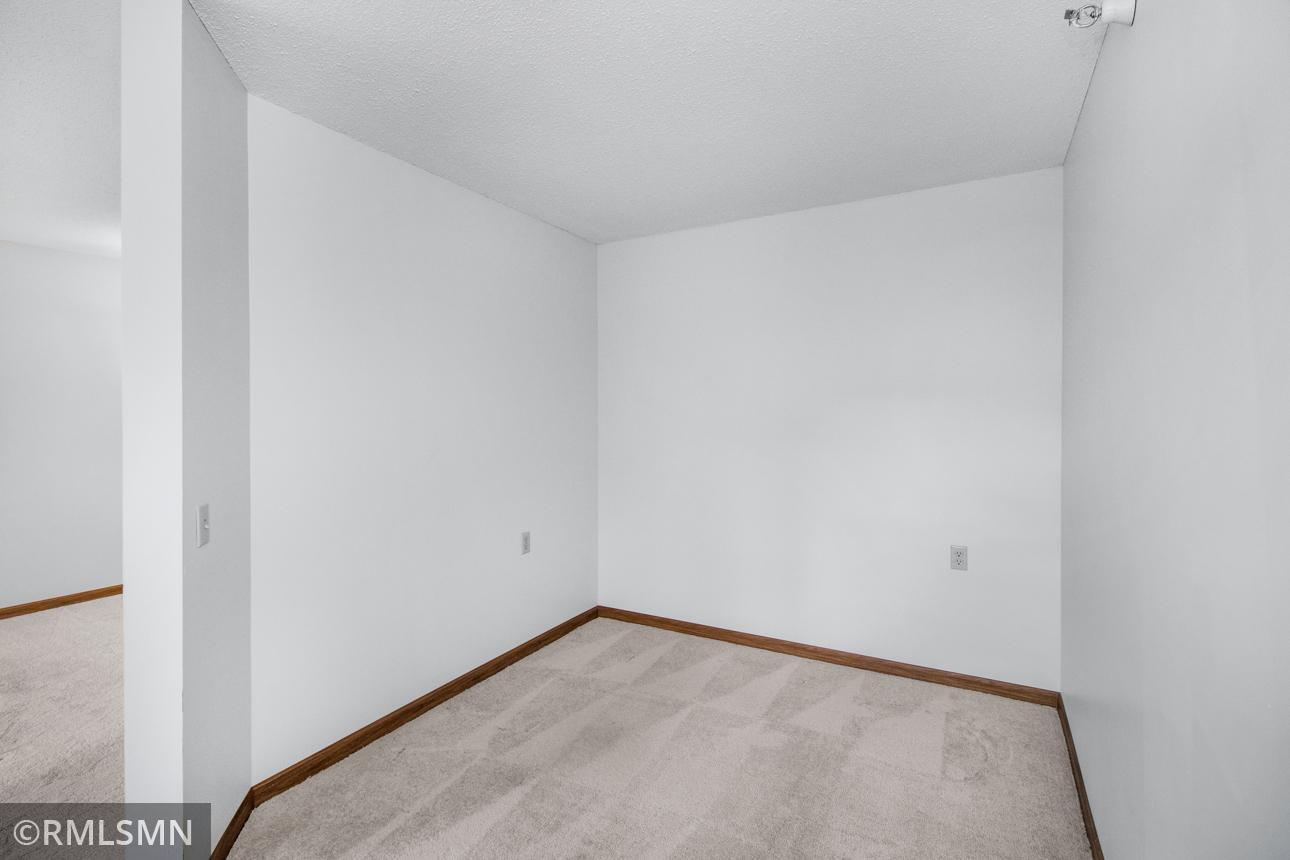 500 County B Road West, Unit 333 Roseville, MN 55113 - Photo 18 of 42