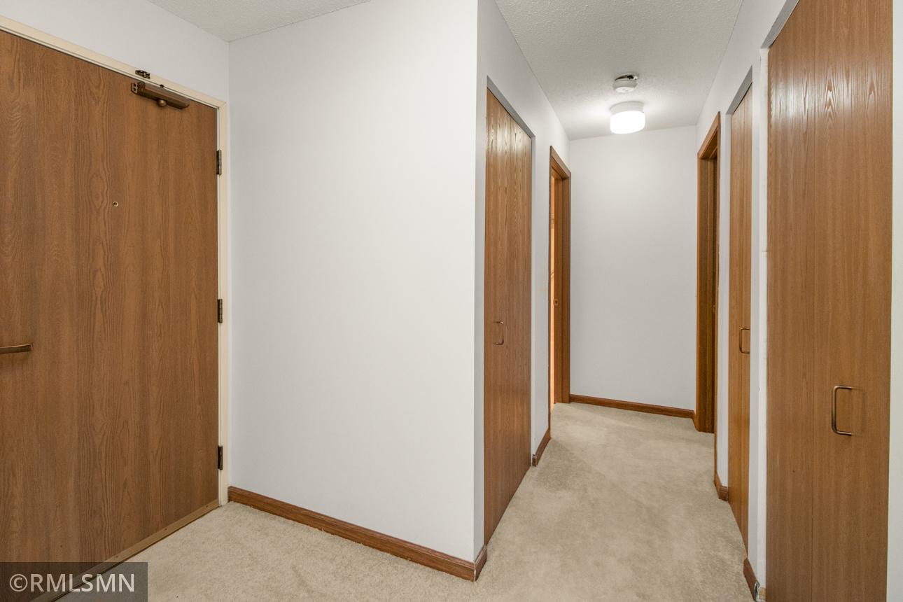 500 County B Road West, Unit 333 Roseville, MN 55113 - Photo 24 of 42
