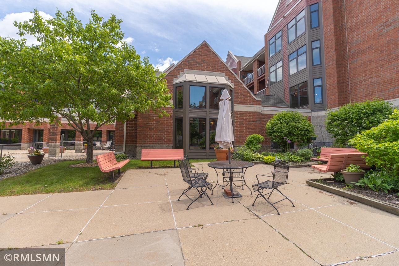 500 County B Road West, Unit 333 Roseville, MN 55113 - Photo 3 of 42