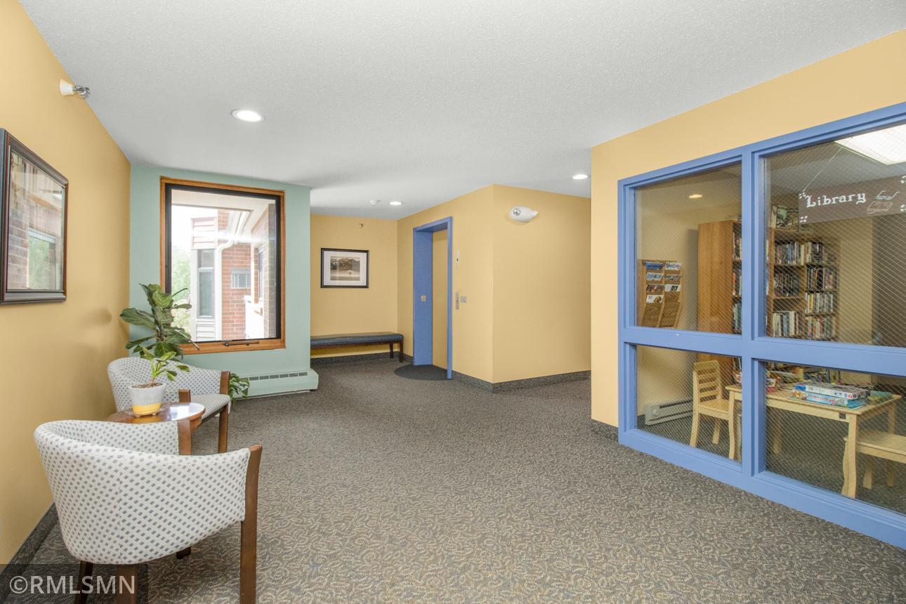 500 County B Road West, Unit 333 Roseville, MN 55113 - Photo 31 of 42