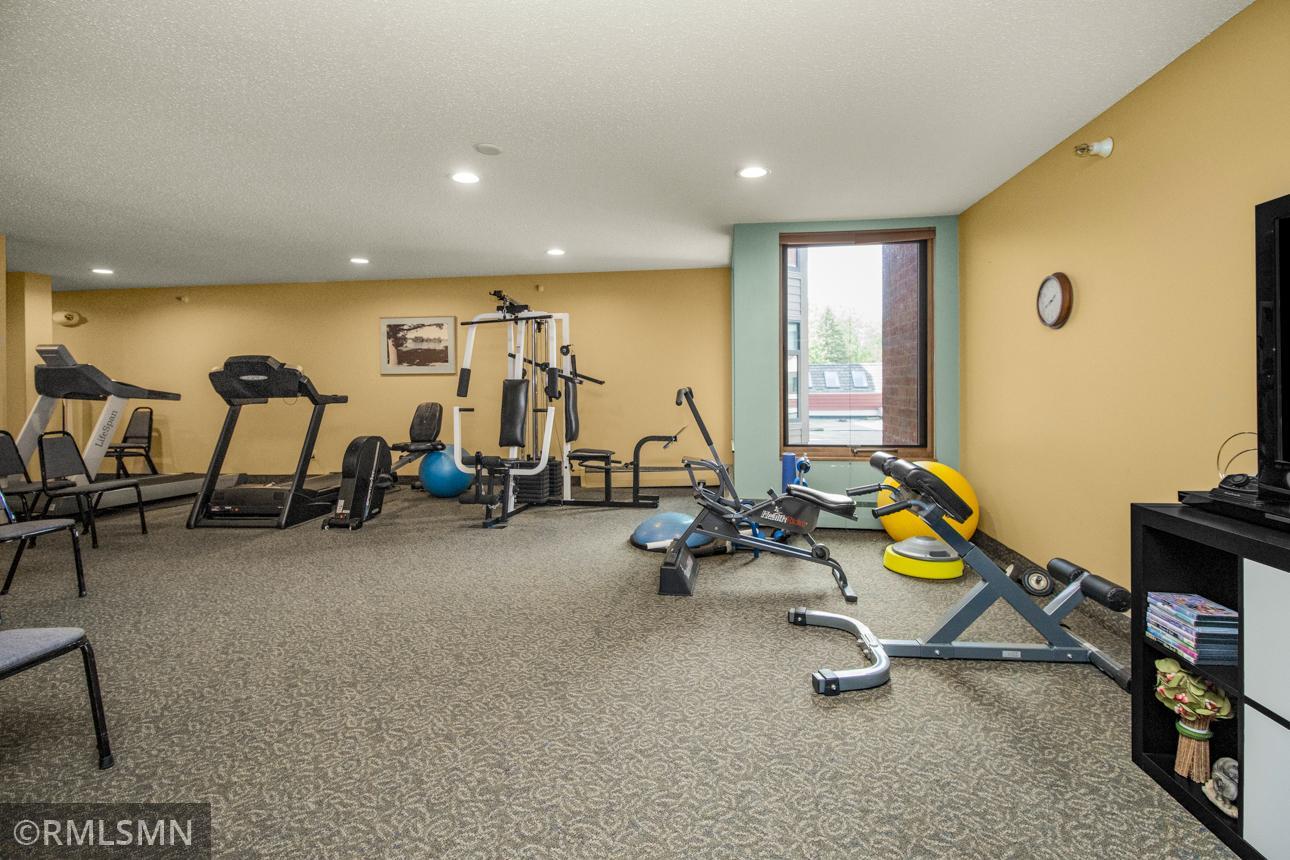 500 County B Road West, Unit 333 Roseville, MN 55113 - Photo 34 of 42