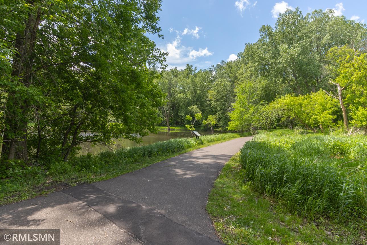 500 County B Road West, Unit 333 Roseville, MN 55113 - Photo 40 of 42