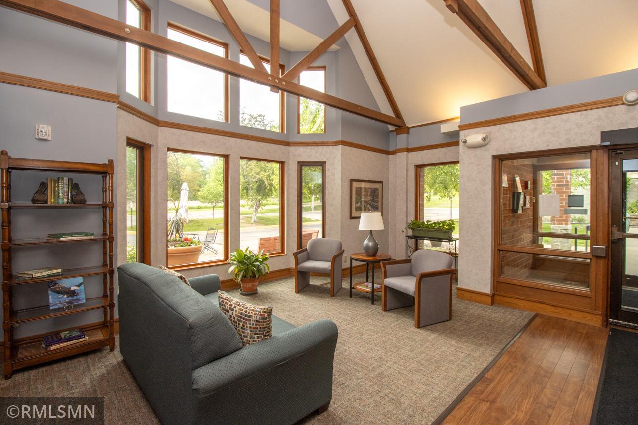 500 County B Road West, Unit 333 Roseville, MN 55113 - Photo 6 of 42